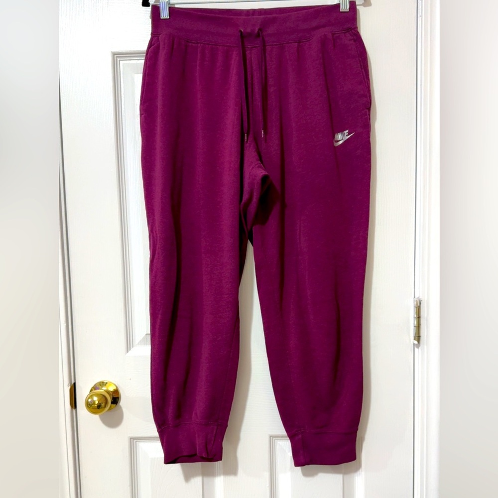 Nike Women's Therma-FIT One High-Waisted Capris